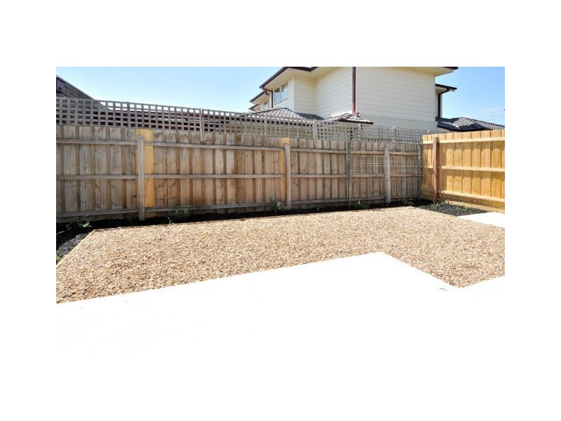 2/58 Snell Grove, Oak Park VIC 3046