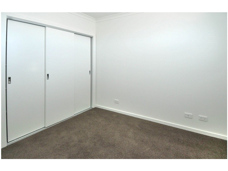 2/58 Snell Grove, Oak Park VIC 3046