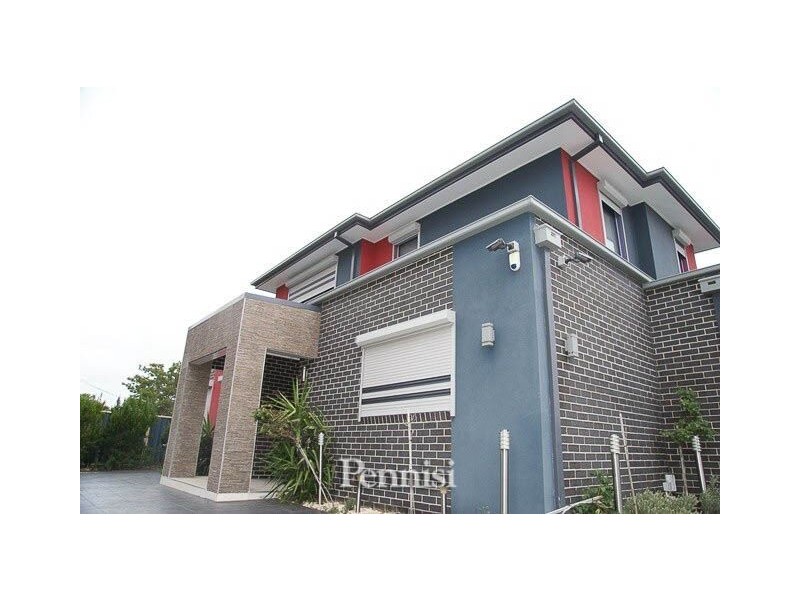 45 Rhodes Pde, Oak Park VIC 3046