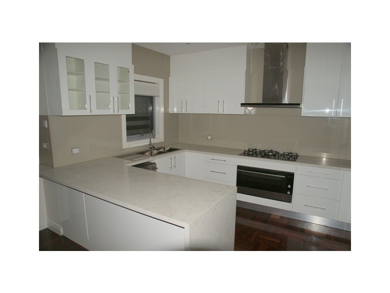 45 Rhodes Pde, Oak Park VIC 3046