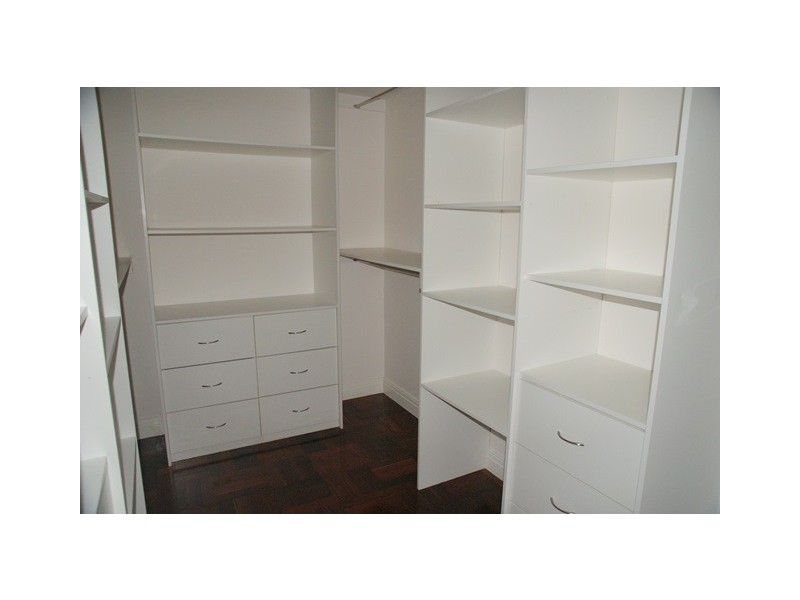 45 Rhodes Pde, Oak Park VIC 3046