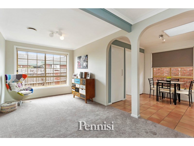 1/17 Tasman Avenue, Strathmore Heights VIC 3041