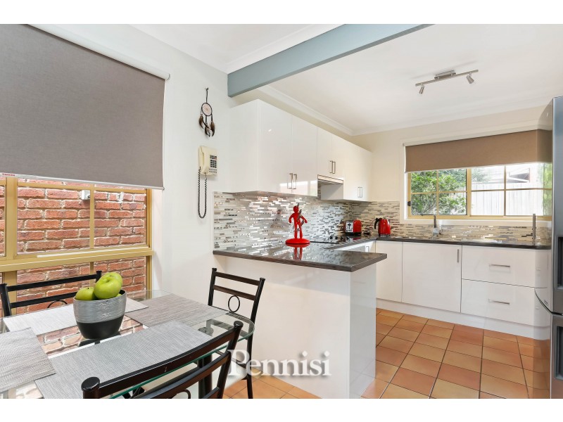 1/17 Tasman Avenue, Strathmore Heights VIC 3041