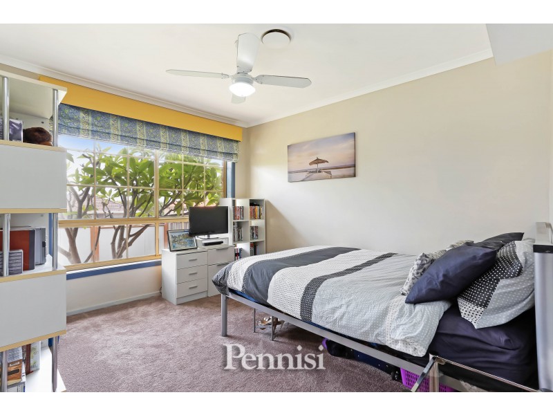 1/17 Tasman Avenue, Strathmore Heights VIC 3041