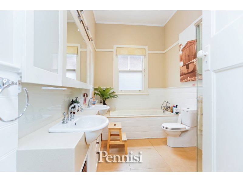 13 Hooper Crescent, Brunswick West VIC 3055