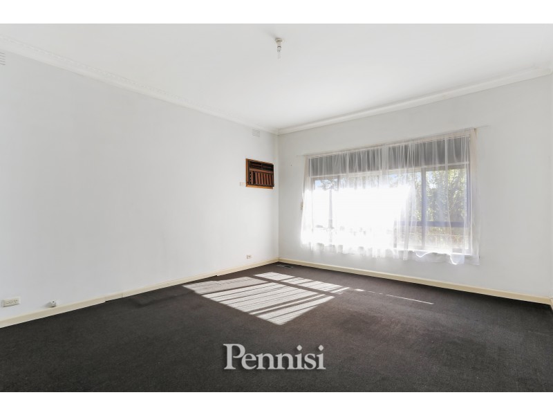 4 McNamara Avenue, Airport West VIC 3042