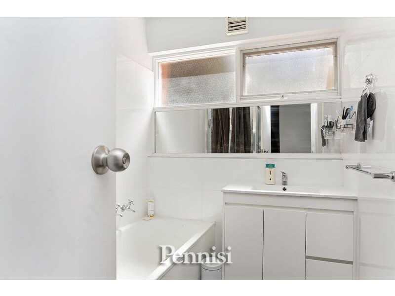 4/24 Leslie Road,, Essendon VIC 3040