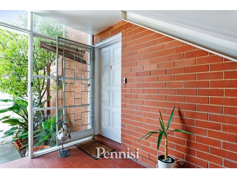 4/24 Leslie Road,, Essendon VIC 3040