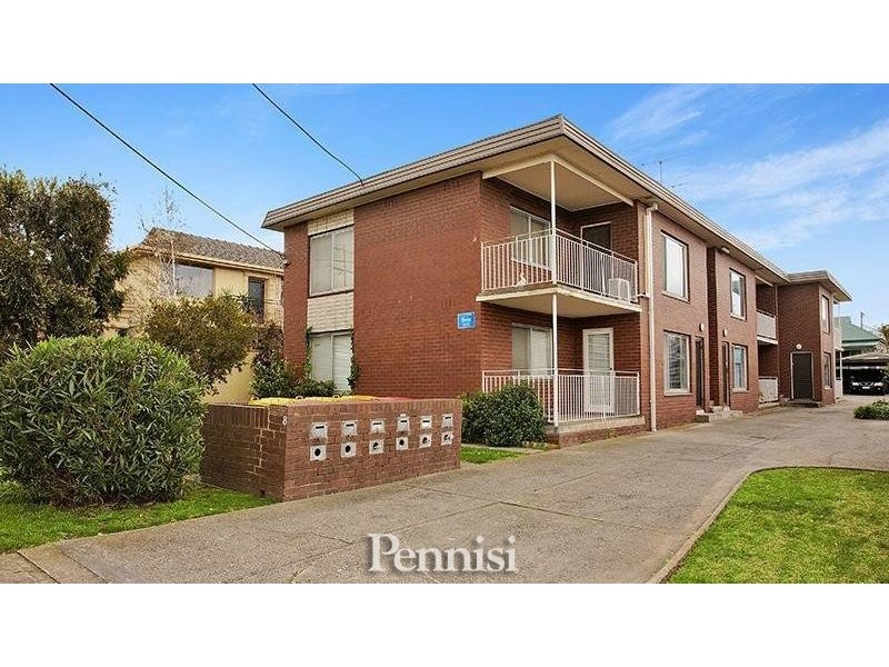 2/8 Braemar Street, Essendon VIC 3040