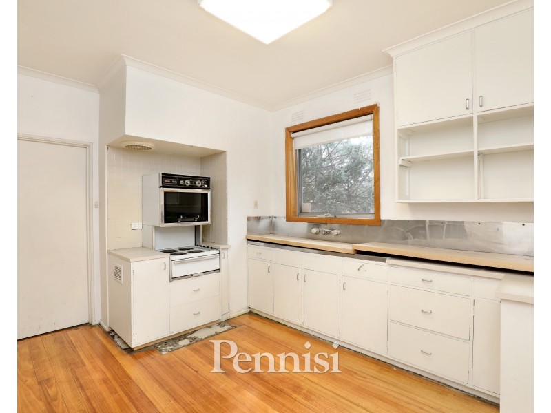 335 Napier Street, Strathmore VIC 3041