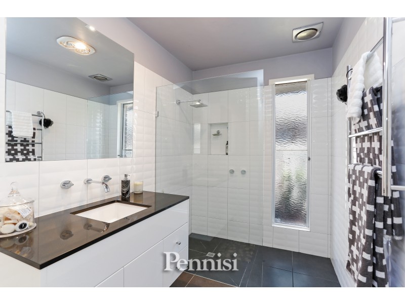 6 Marmal Court, Tullamarine VIC 3043