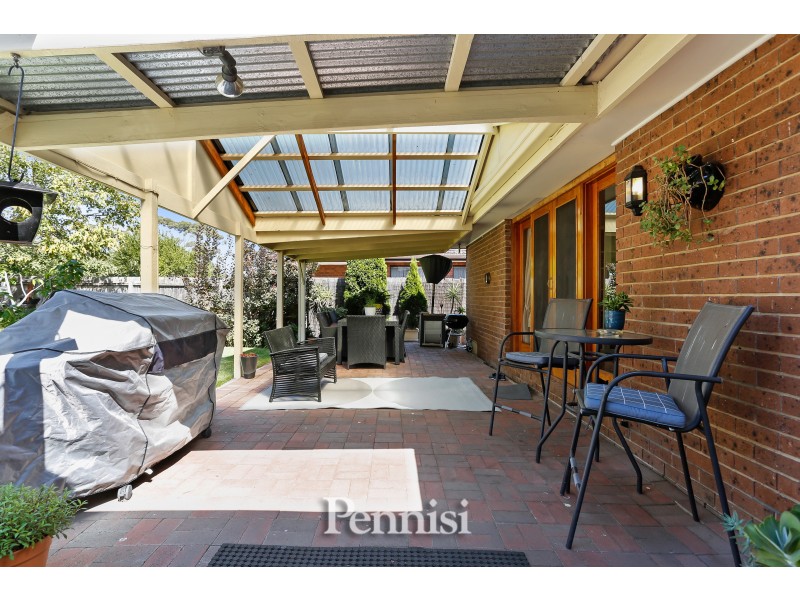 6 Marmal Court, Tullamarine VIC 3043