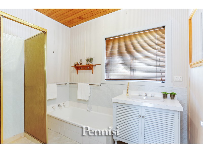 125 Deakin Street, Essendon VIC 3040