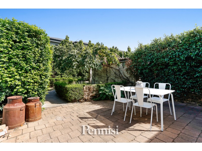 125 Deakin Street, Essendon VIC 3040