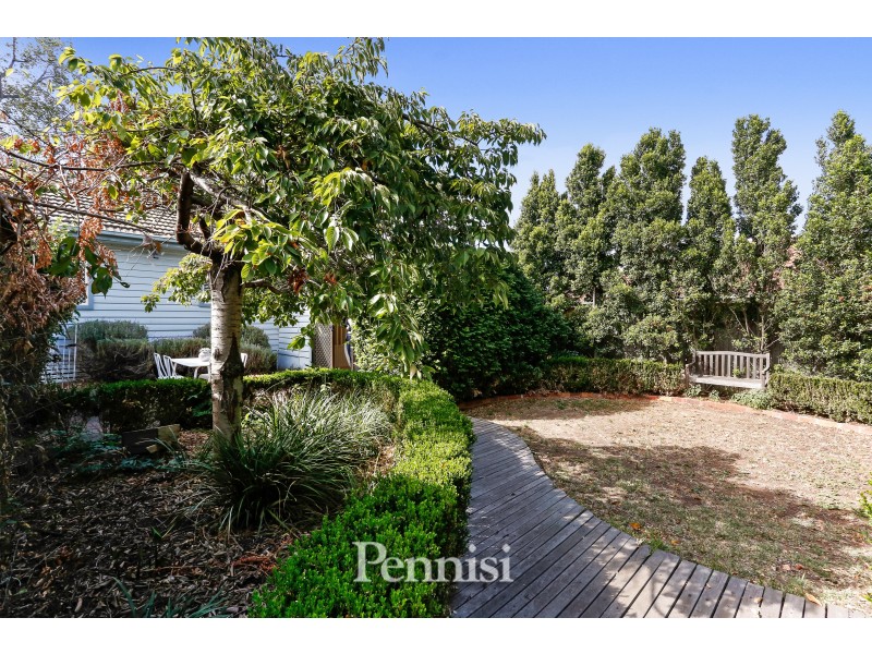 125 Deakin Street, Essendon VIC 3040