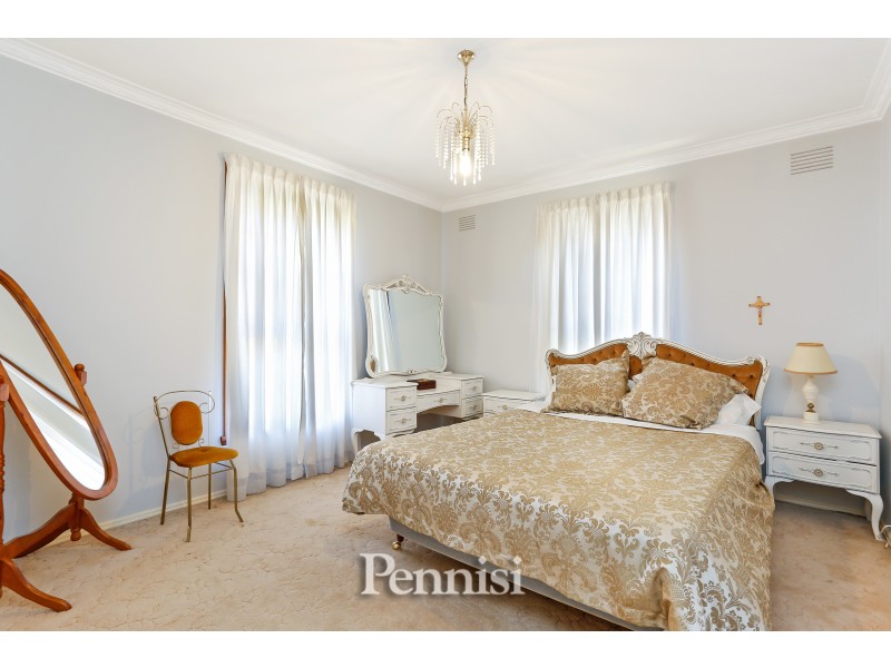 4 Lovett Drive, Avondale Heights VIC 3034