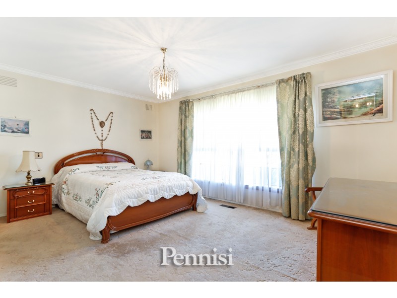 4 Lovett Drive, Avondale Heights VIC 3034