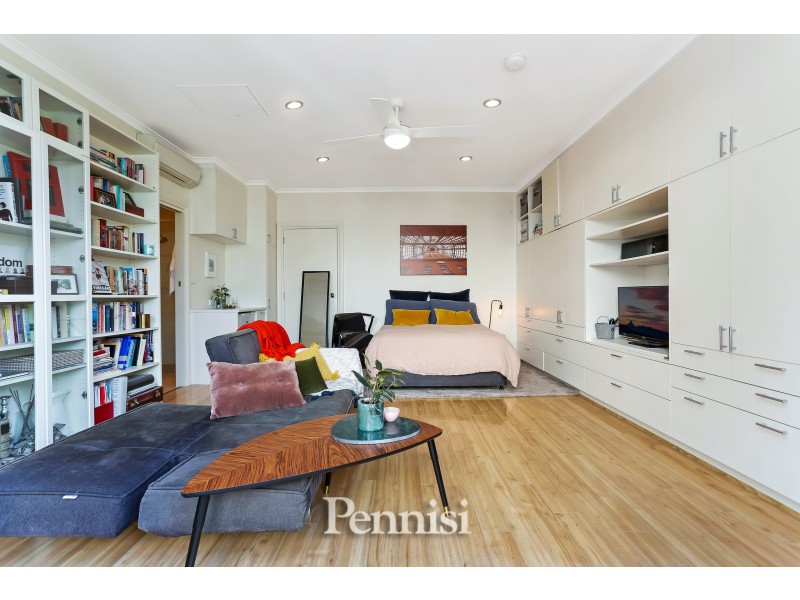 8 Spencer Street, Essendon VIC 3040