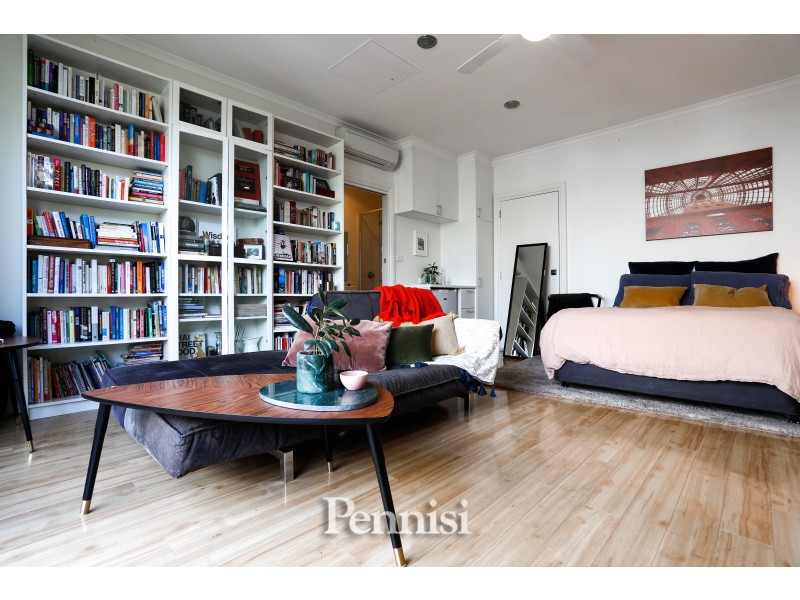 8 Spencer Street, Essendon VIC 3040