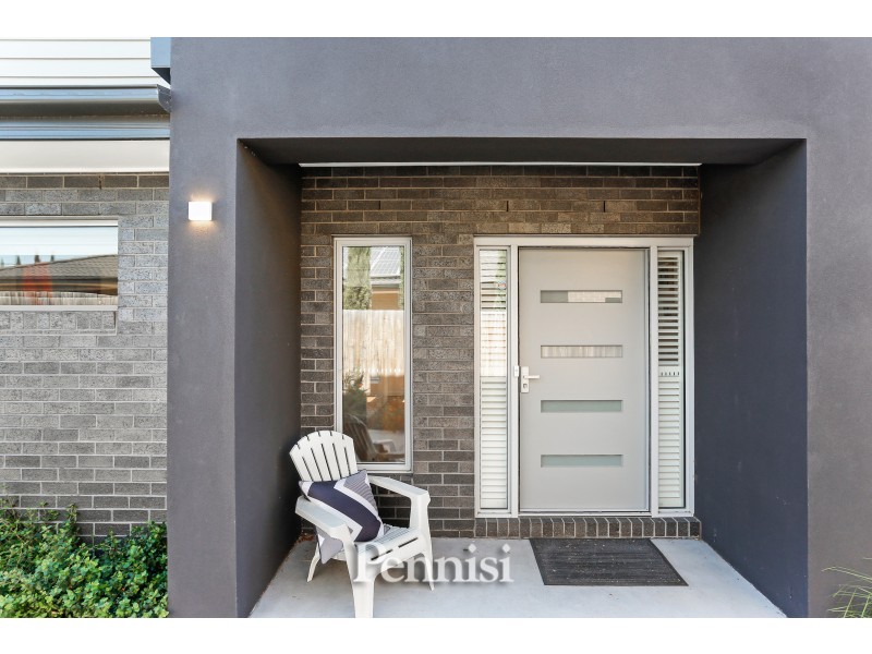 2/17 Roberts Street, Essendon VIC 3040
