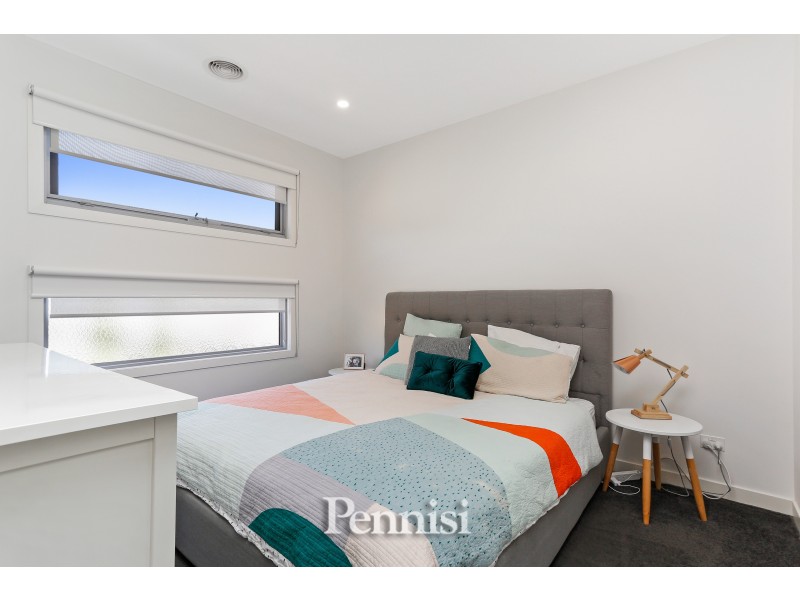 2/17 Roberts Street, Essendon VIC 3040
