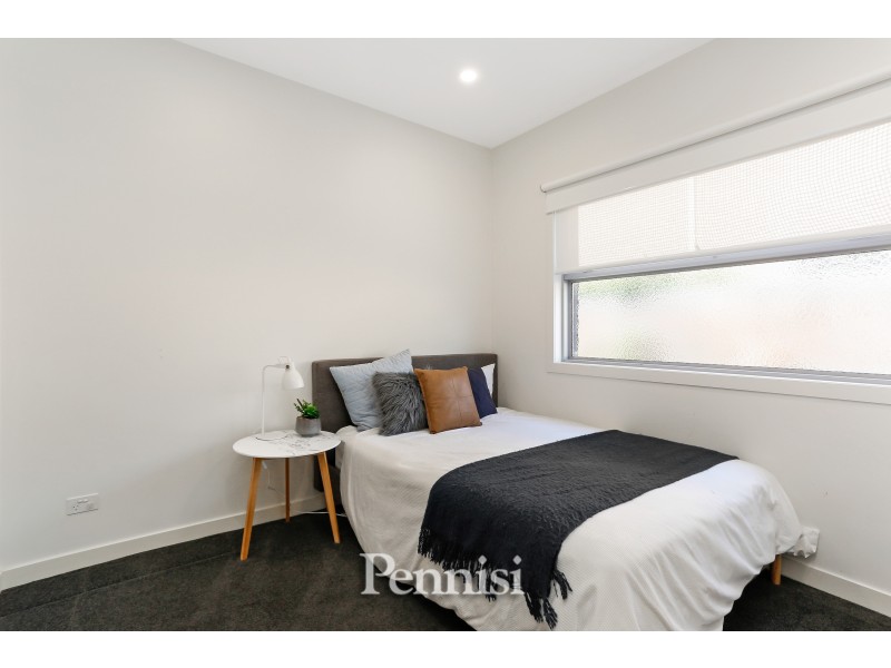 2/17 Roberts Street, Essendon VIC 3040
