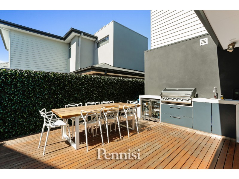 2/17 Roberts Street, Essendon VIC 3040