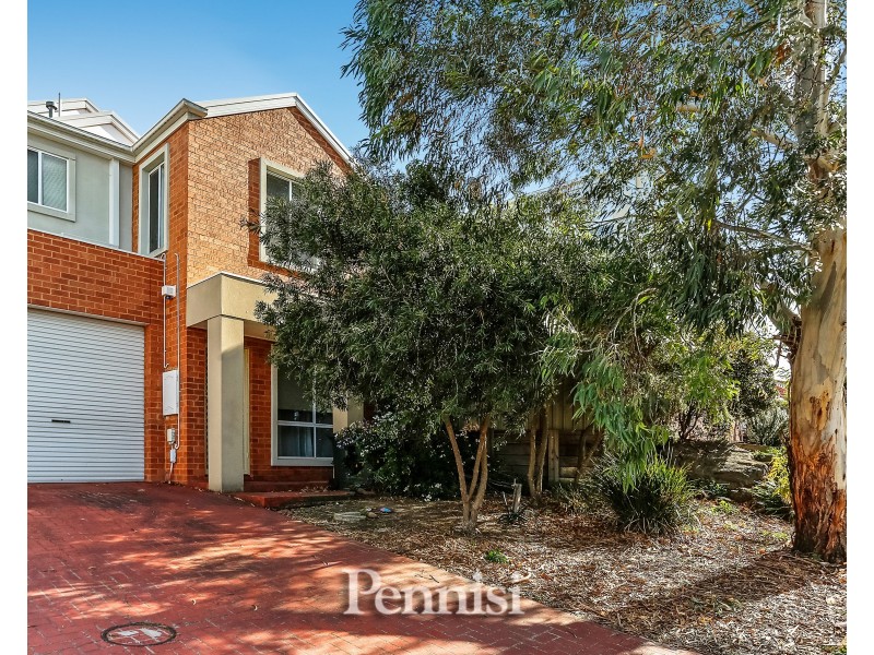 15 Seggan Circle, Gowanbrae VIC 3043