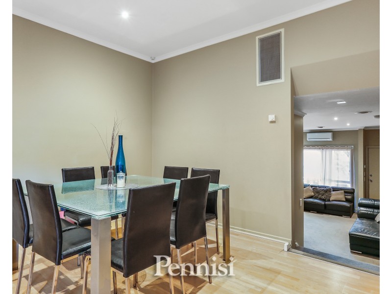 15 Seggan Circle, Gowanbrae VIC 3043