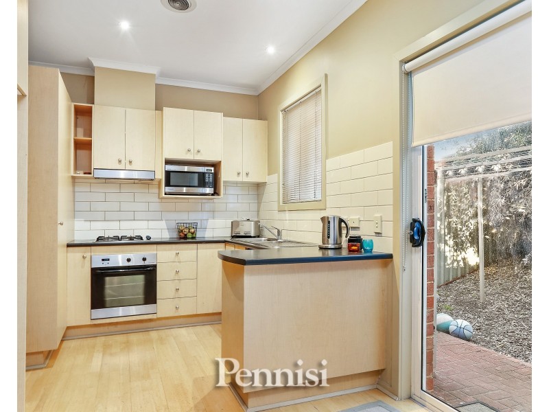 15 Seggan Circle, Gowanbrae VIC 3043