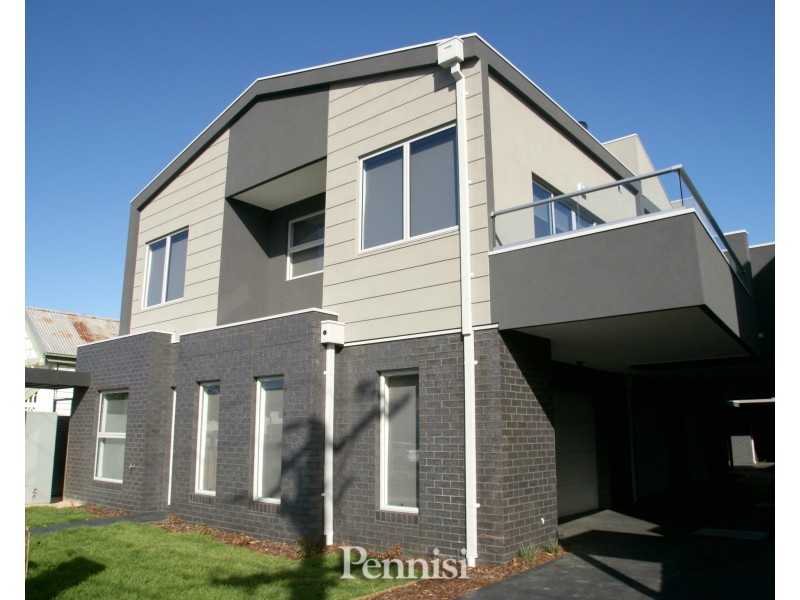 3/3 Queen Street, Essendon VIC 3040