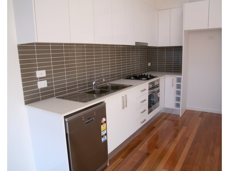 3/3 Queen Street, Essendon VIC 3040