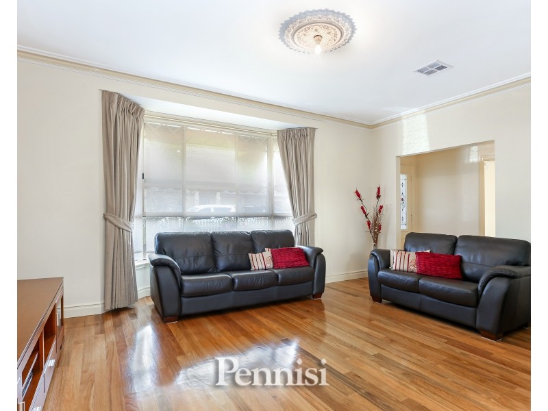 2 Irving Street, Niddrie VIC 3042