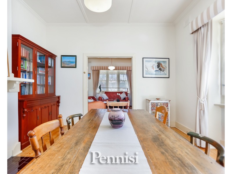 39 Hayes Road, Strathmore VIC 3041
