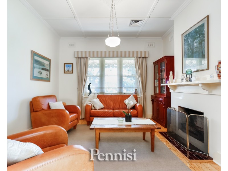 39 Hayes Road, Strathmore VIC 3041