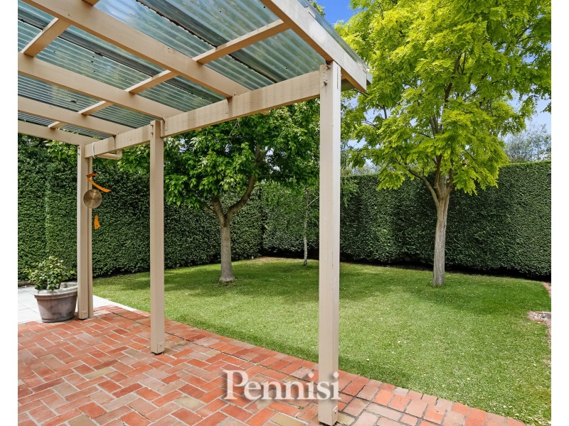 39 Hayes Road, Strathmore VIC 3041