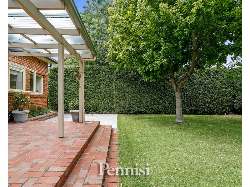 39 Hayes Road, Strathmore VIC 3041