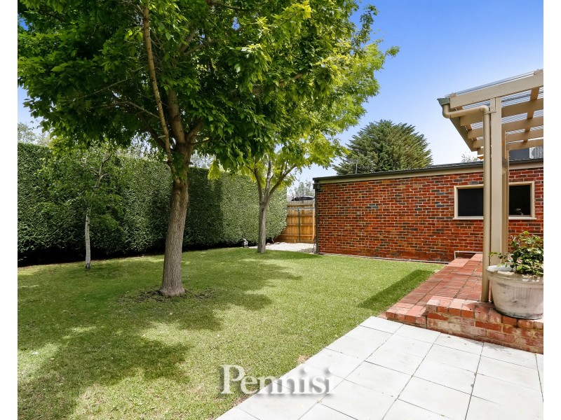 39 Hayes Road, Strathmore VIC 3041