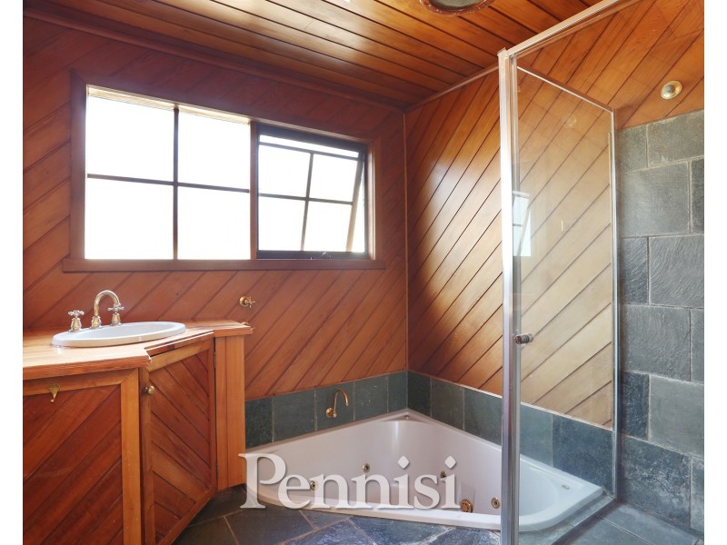 13 Rutland Street, Niddrie VIC 3042