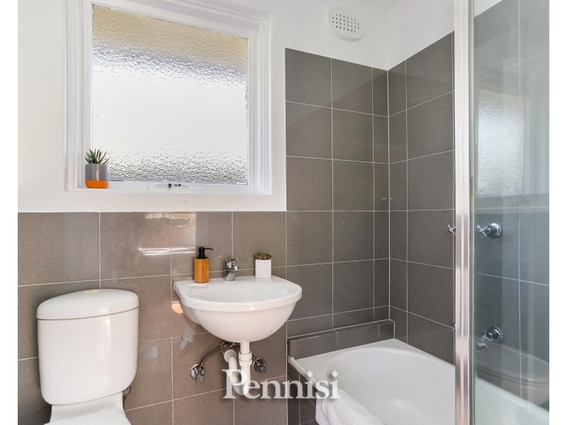 3/16 Vanberg Road, Essendon VIC 3040