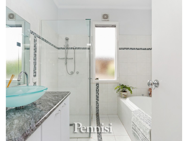 7 Balmanno Crescent,, Strathmore VIC 3041