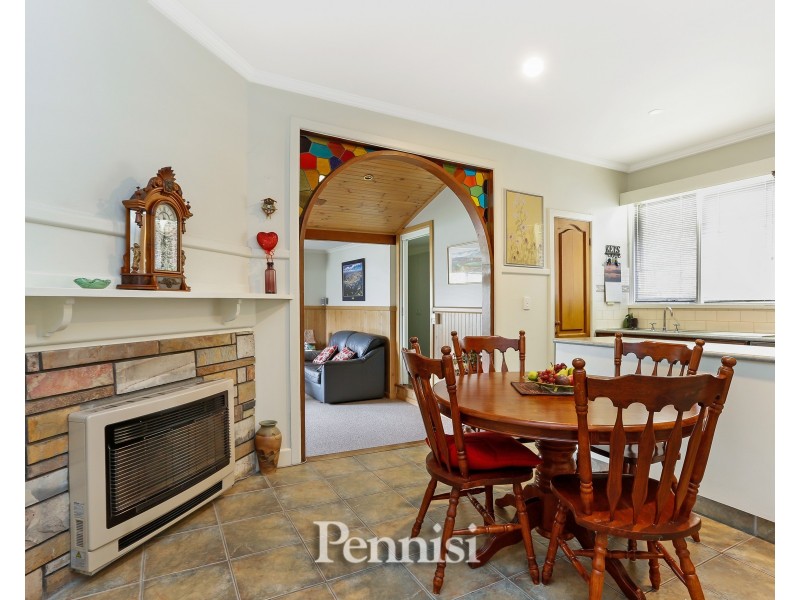 7 Balmanno Crescent,, Strathmore VIC 3041