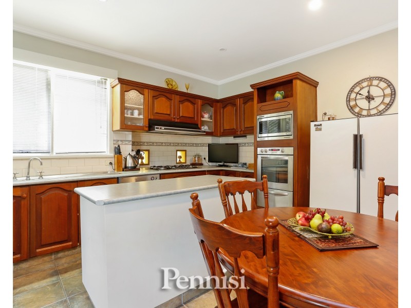 7 Balmanno Crescent,, Strathmore VIC 3041