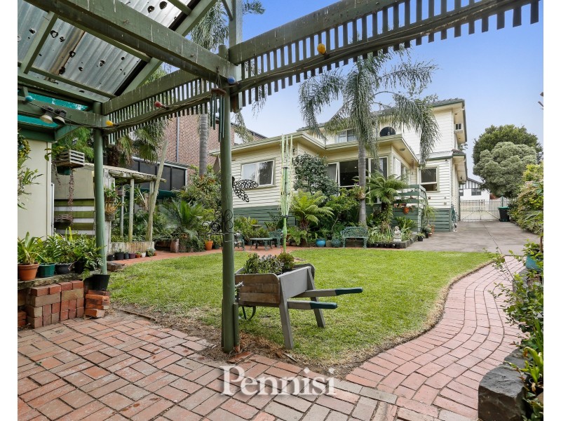7 Balmanno Crescent,, Strathmore VIC 3041