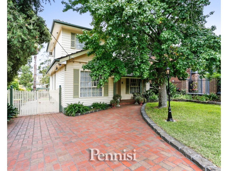 7 Balmanno Crescent,, Strathmore VIC 3041