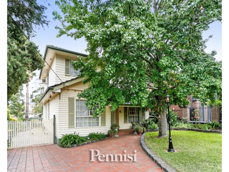 7 Balmanno Crescent,, Strathmore VIC 3041