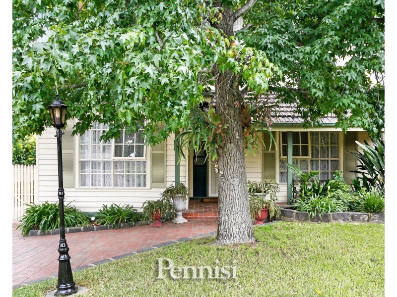 7 Balmanno Crescent,, Strathmore VIC 3041