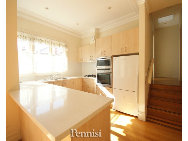 16 Robb Street, Essendon VIC 3040