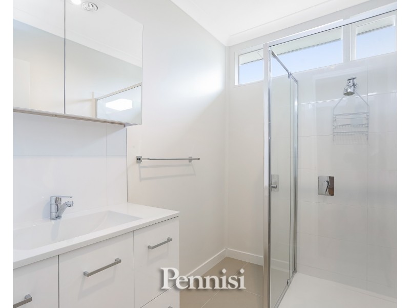 15 Dumfries Street, Deer Park VIC 3023