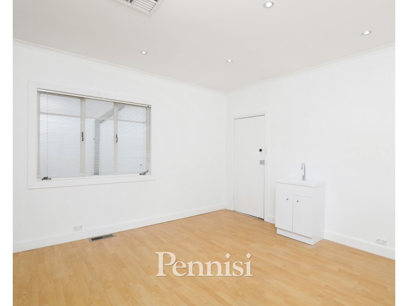 51 Loeman Street, Strathmore VIC 3041